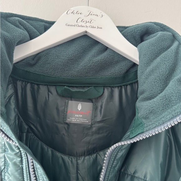 FREE PEOPLE NWT Patricia Packable Poncho Puffer in Green XS - Picture 9 of 10